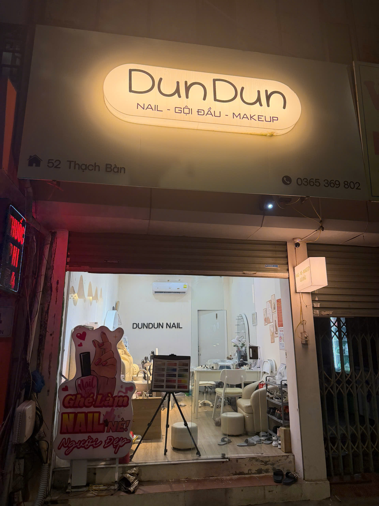 Mặt tiền DUNDUN Nails tại 52 Thạch Bàn